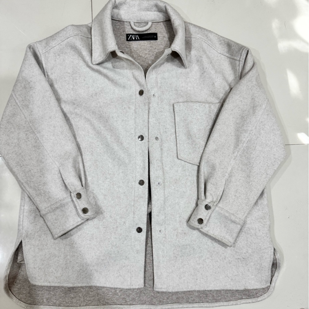Zara light gray shirt jacket [M]
